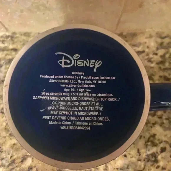 🍍🍍Stitch Pineapple XL Coffee Mug 20 oz. NWOT🍍🍍 - Picture 2 of 3